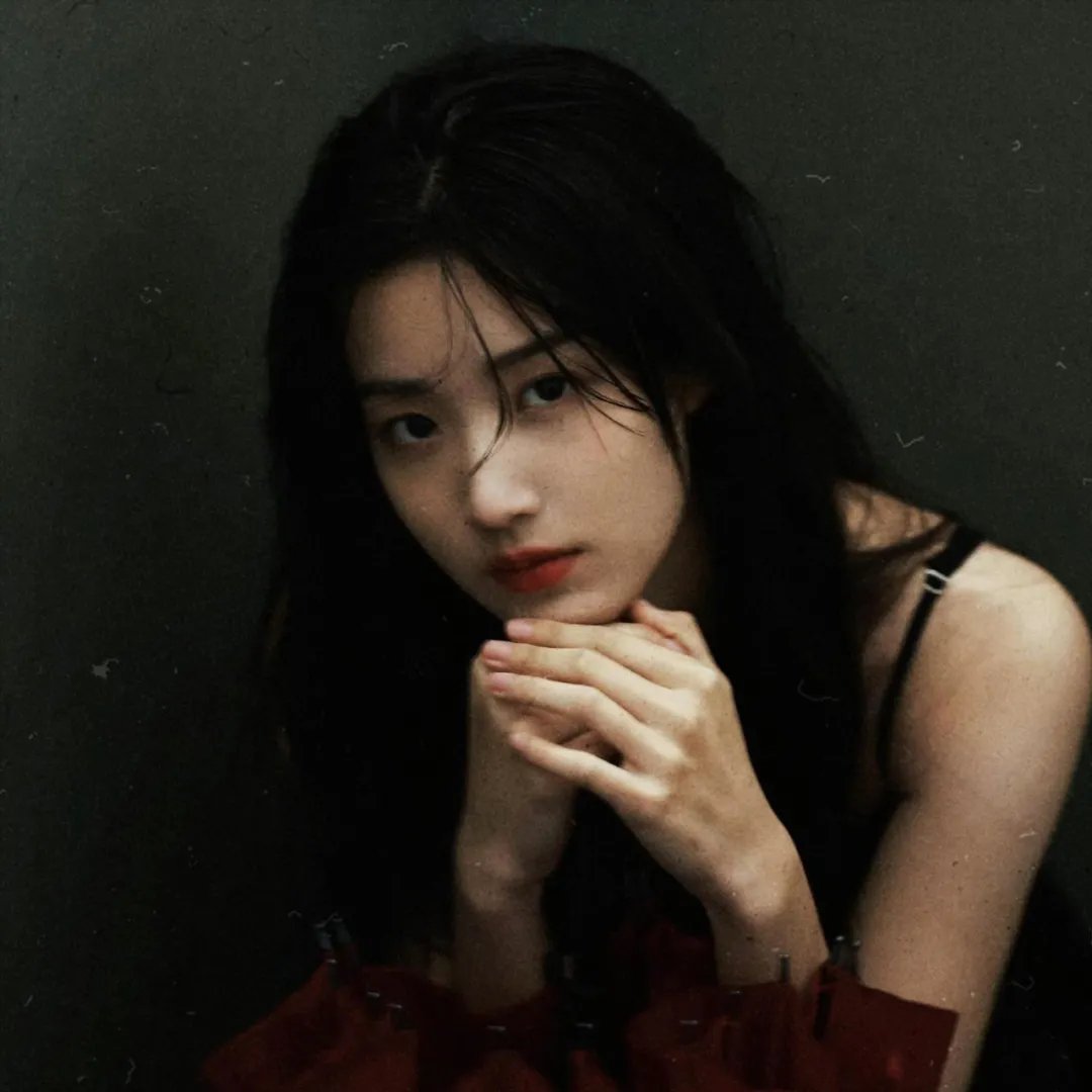 眼里余光都是你